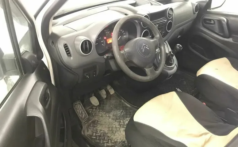 Citroen BERLINGO 1.6 MT (90 л.с.)