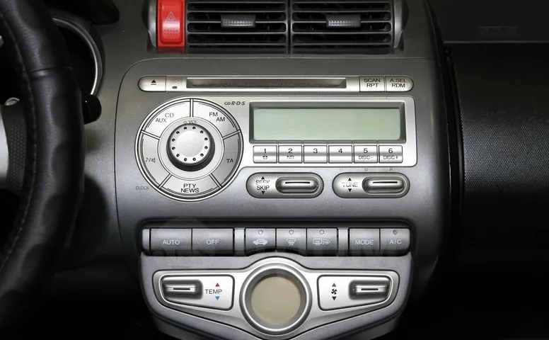 Honda Jazz, 1 поколение, рестайлинг
