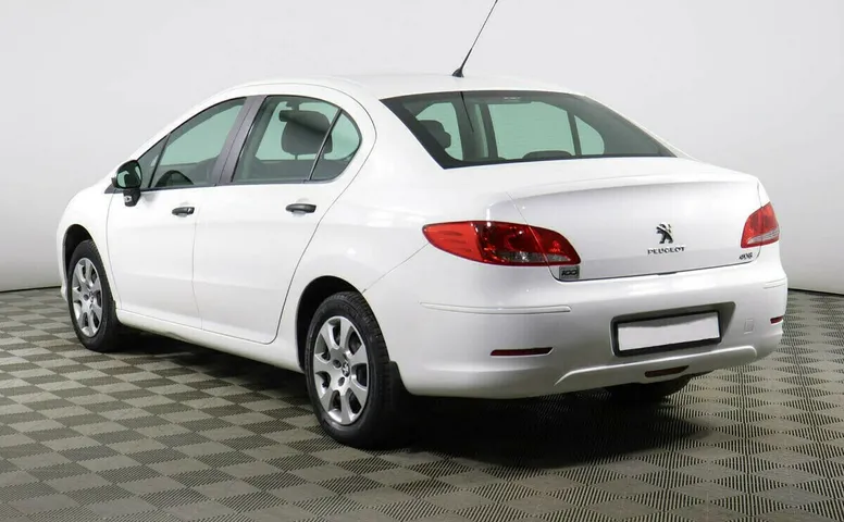 Peugeot 408 I