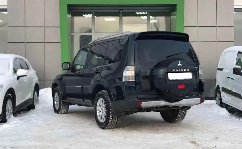 Mitsubishi Pajero IV