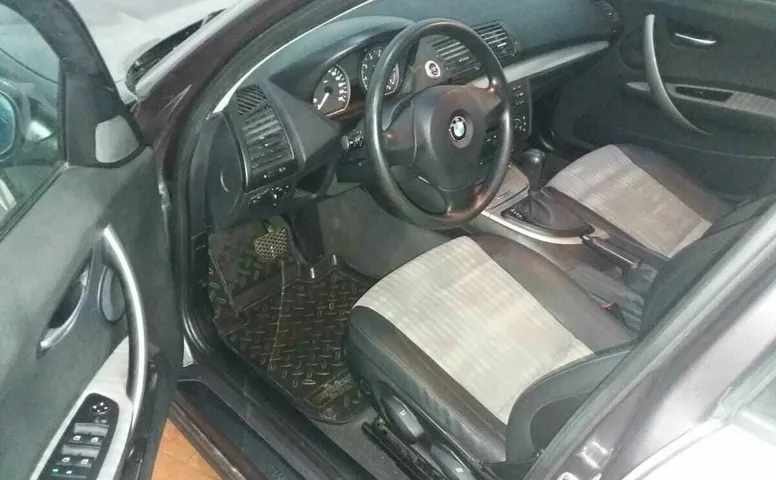 BMW 1ER 118i 2.0 AT (129 л.с.)