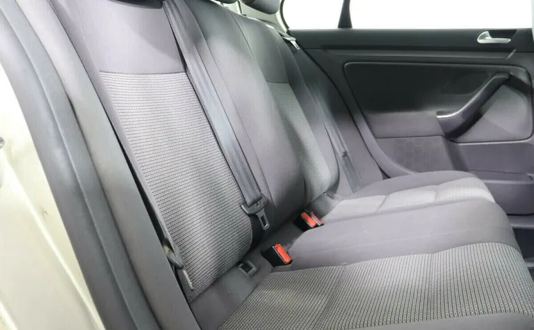 Volkswagen Jetta V