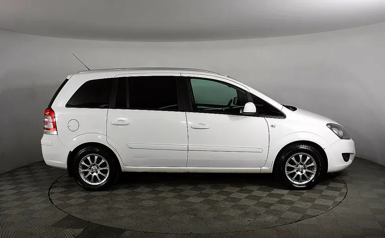 Opel Zafira B Рестайлинг
