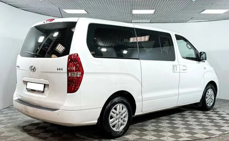 Hyundai H-1