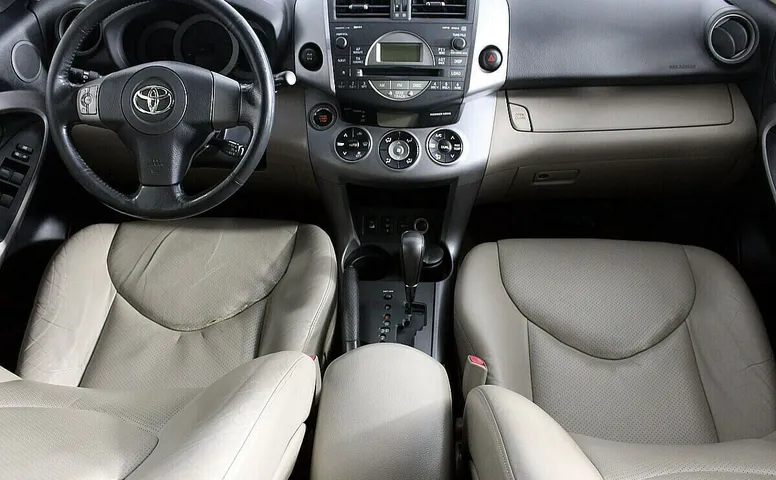 Toyota RAV4 III (XA30)