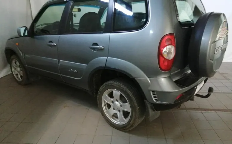 Chevrolet NIVA 1.7 MT (80 л.с.) 4WD
