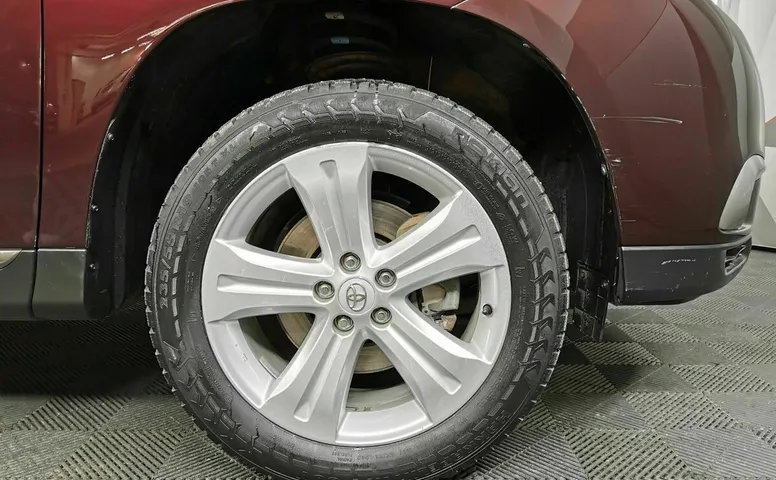 Toyota Highlander 3.5 AT 4WD (273 л.с.) Комфорт Красный