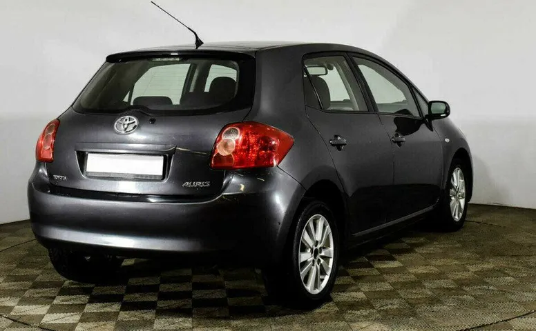 Toyota Auris 1.6 Робот