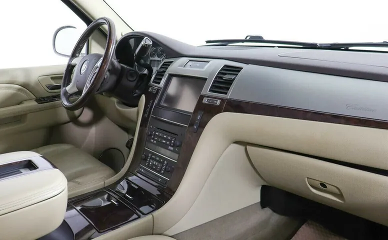 Cadillac Escalade III