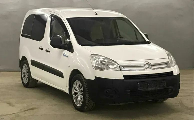 Citroen BERLINGO 1.6 MT (90 л.с.)