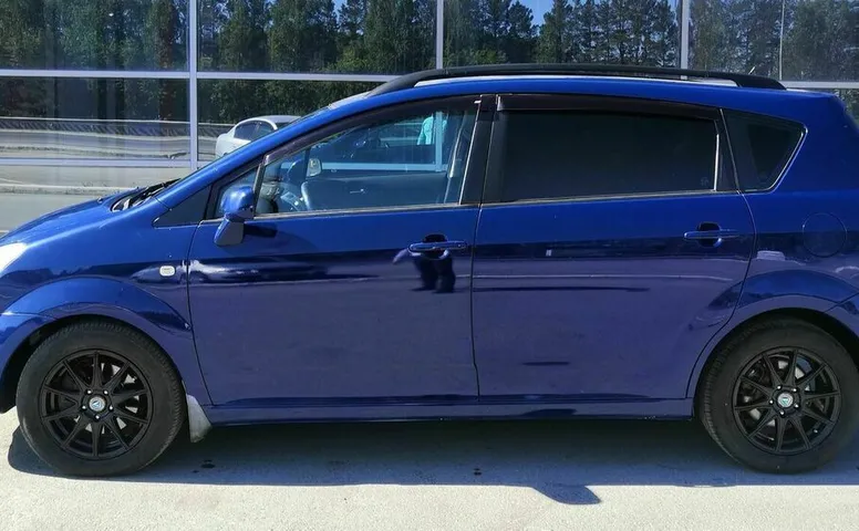Toyota COROLLA_VERSO 1.8 AT (129 л.с.)