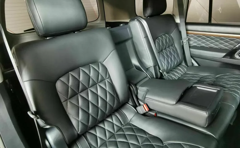 Toyota Land Cruiser 4.5 TD AT (249 л.с.) Черный