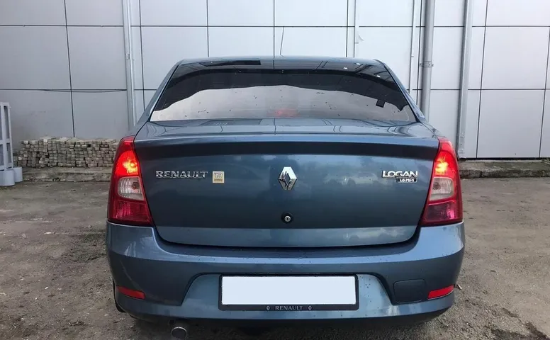 Renault LOGAN 1.6 MT (84 л.с.)