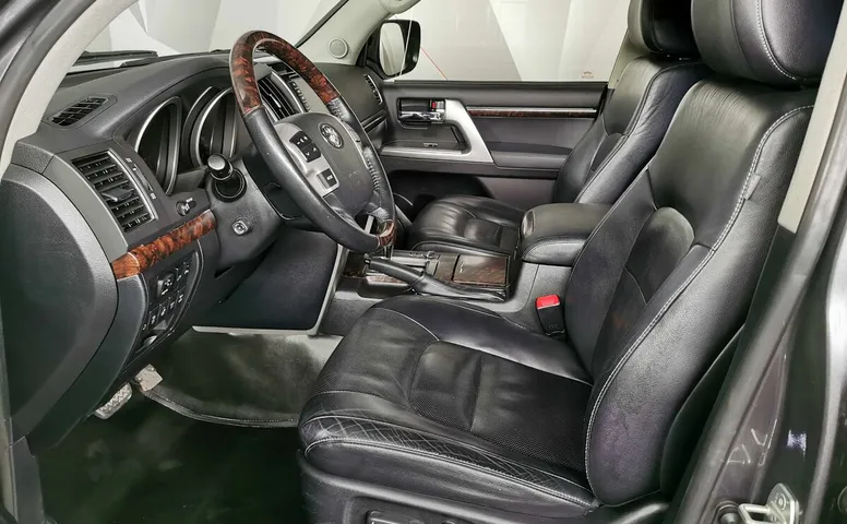 Toyota Land Cruiser 4.6 AT 4WD (5 мест) (309 л.с.) Серый