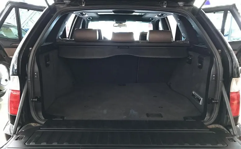 BMW X5 I (E53) Рестайлинг 4.4i