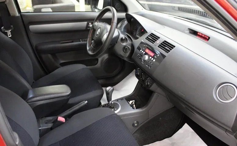 Suzuki Swift, III