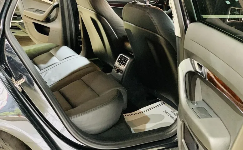 Audi A6 III (C6)