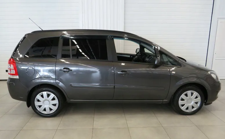 Opel Zafira B Рестайлинг