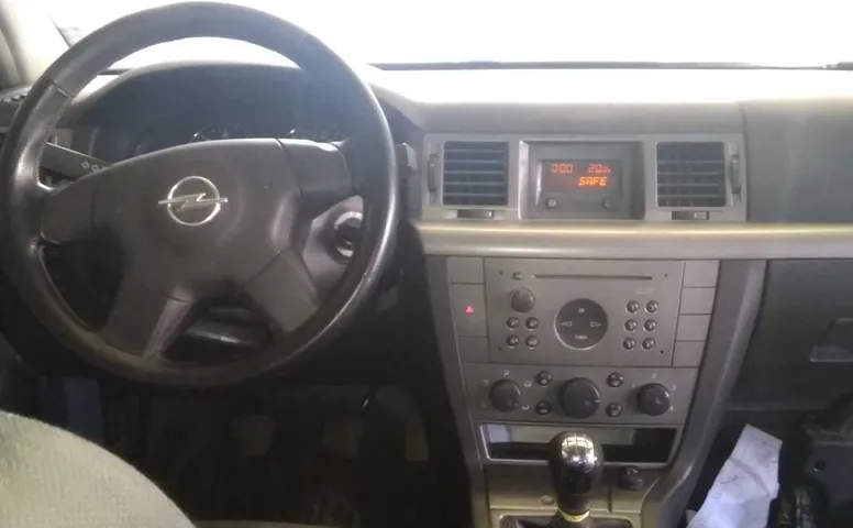 Opel SIGNUM 2.2d MT (125 л.с.)