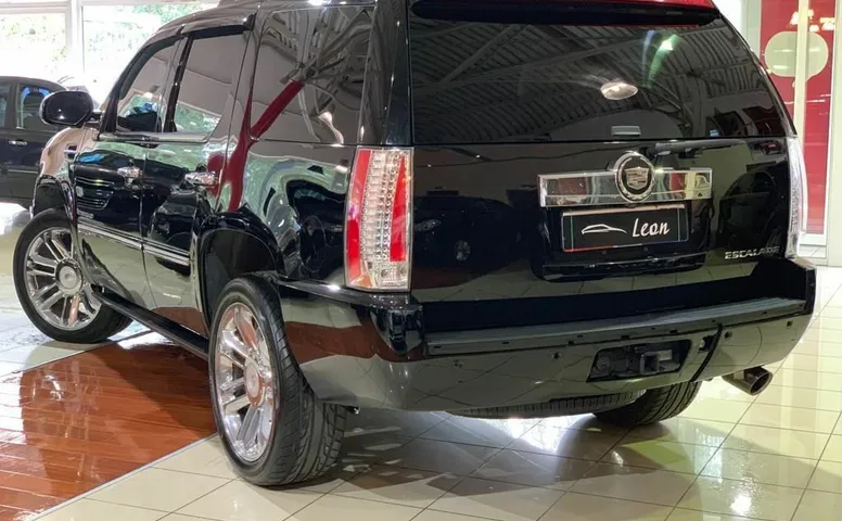Cadillac Escalade III