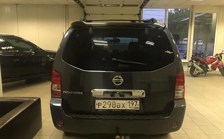 Nissan Pathfinder III