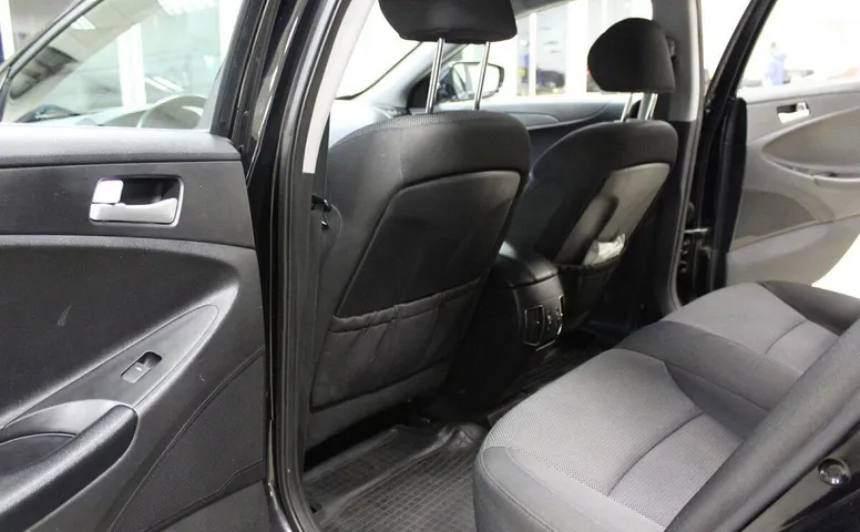 Hyundai Sonata VI (YF)