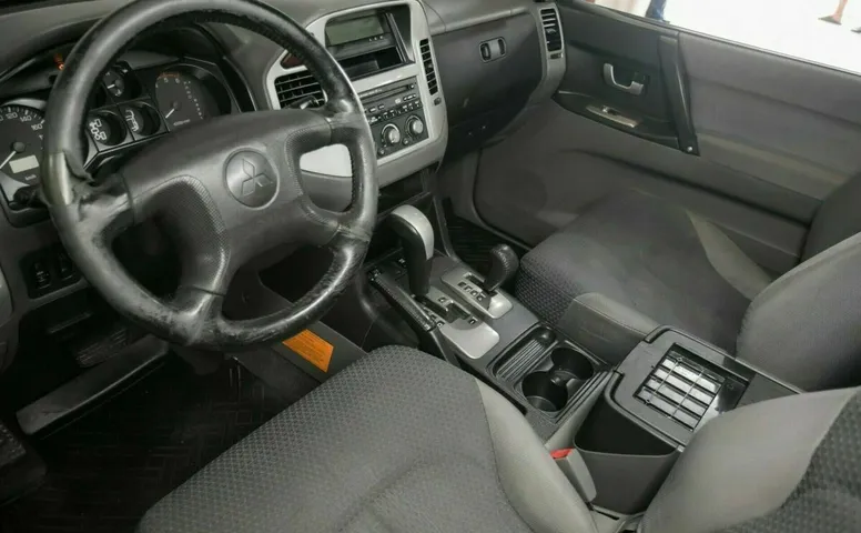 Mitsubishi pajero