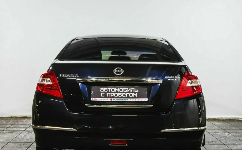 Nissan teana