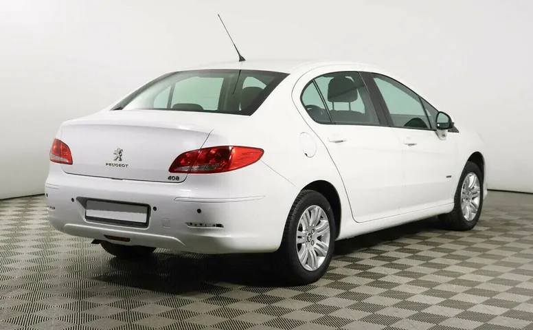 Peugeot 408 I
