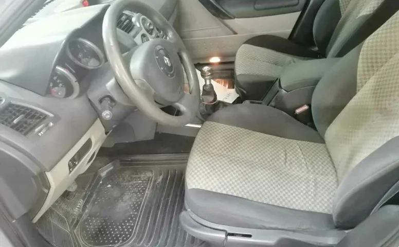 Renault MEGANE 1.6 MT (115 л.с.)