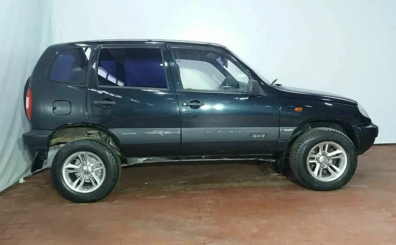 Chevrolet NIVA 1.7 MT (80 л.с.) 4WD