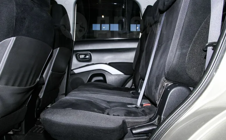 Mitsubishi Outlander, 2 поколение
