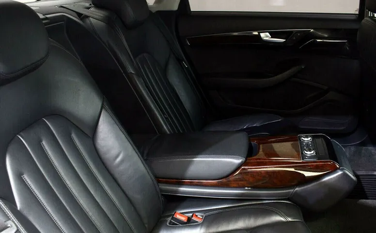 Audi A8 III (D4)