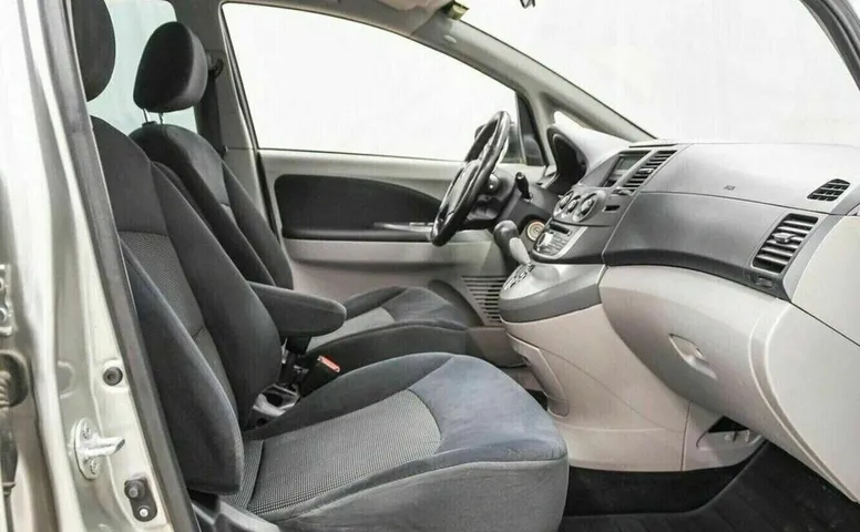 Mitsubishi grandis
