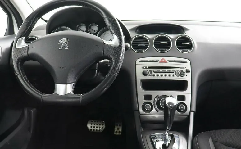 Peugeot 408 I
