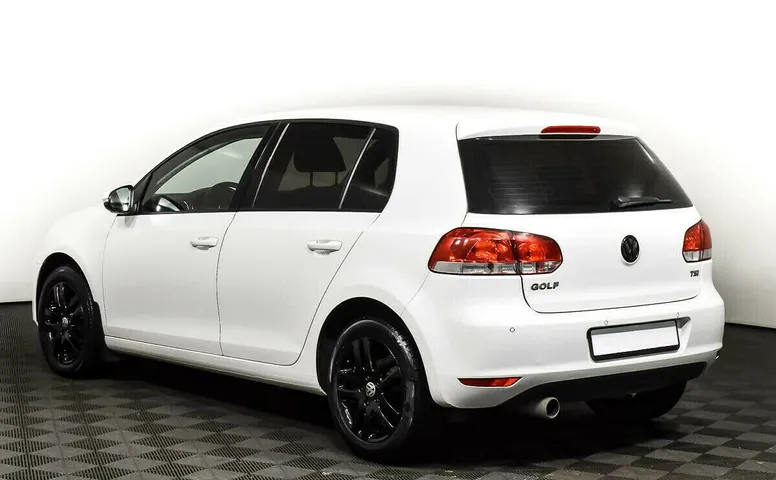 Volkswagen Golf VI