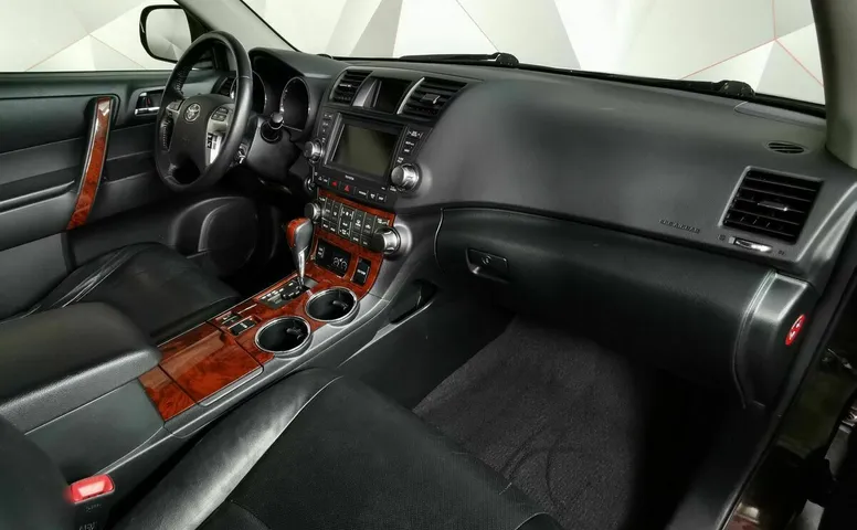 Toyota Highlander 3.5 AT 4WD (273 л.с.) Комфорт Красный