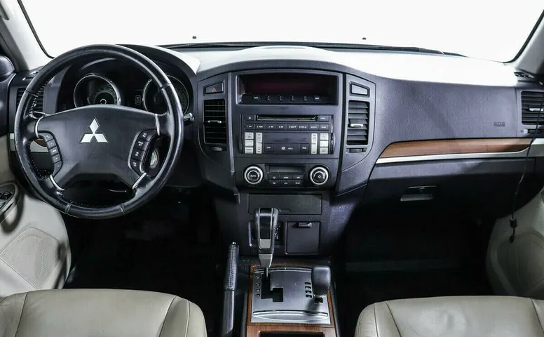 Mitsubishi Pajero IV