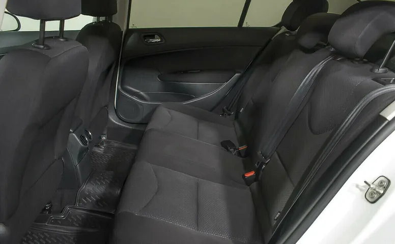 Peugeot 408 I