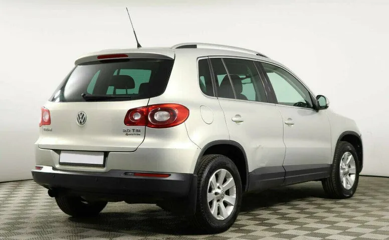 Volkswagen Tiguan 2.0 Автомат