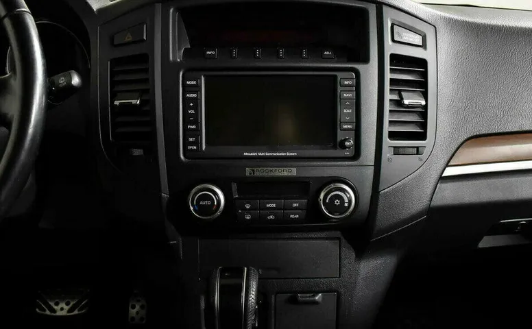 Mitsubishi Pajero 3.8 Автомат
