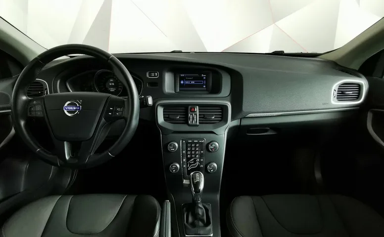 Volvo V40 1.6 D2 Powershift (114 л.с.) Белый