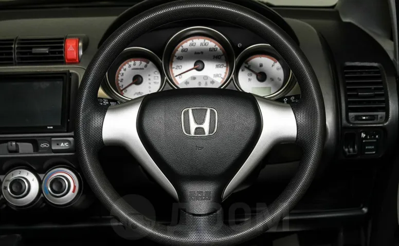 Honda Fit, 1 поколение, 2 рестайлинг