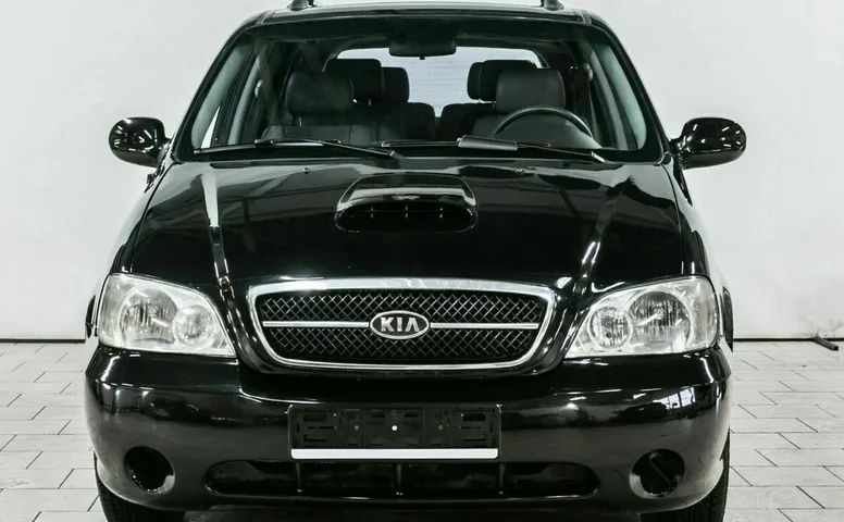 Kia carnival