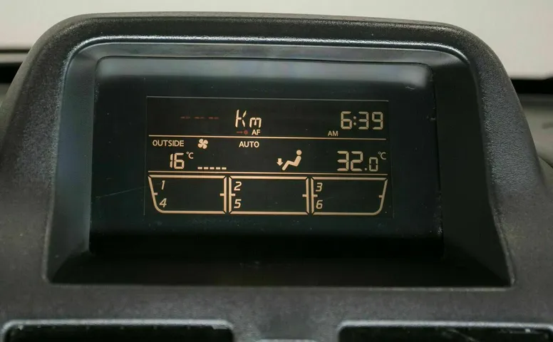 Nissan almera