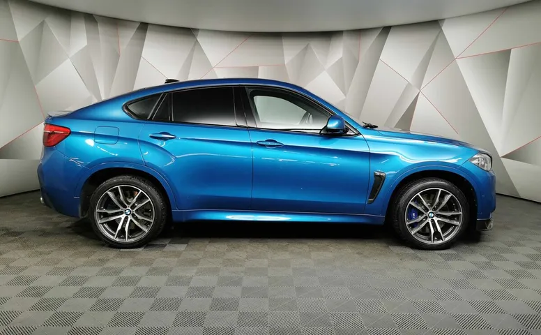BMW X6 M 4.4 xDrive Steptronic (575 л.с.) Синий
