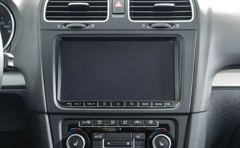 Volkswagen Golf VI