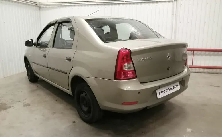 Renault LOGAN 1.4 MT (75 л.с.)