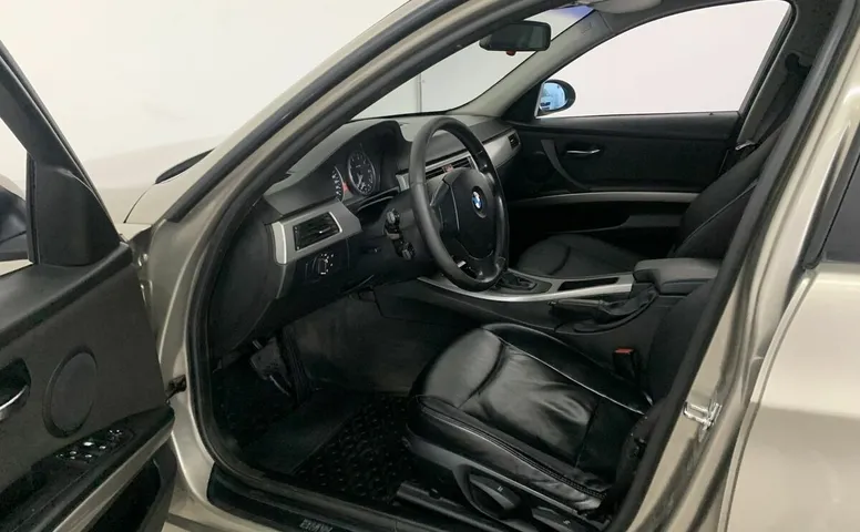 BMW 3ER 318i 2.0 AT (129 л.с.)