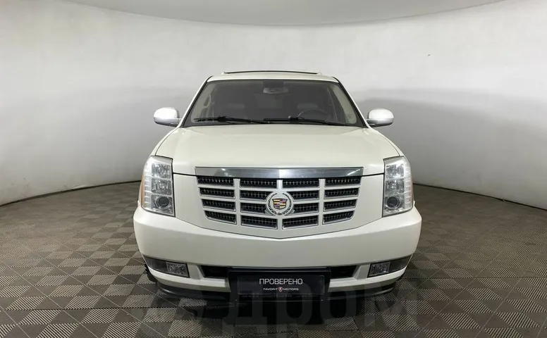 Cadillac Escalade, 3 поколение